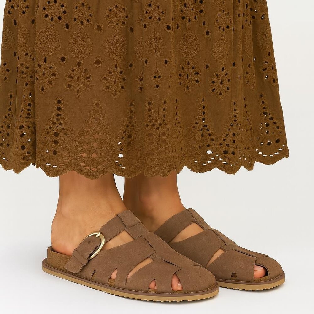 CUSHIONAIRE Suede Benson Adjustable Clogs